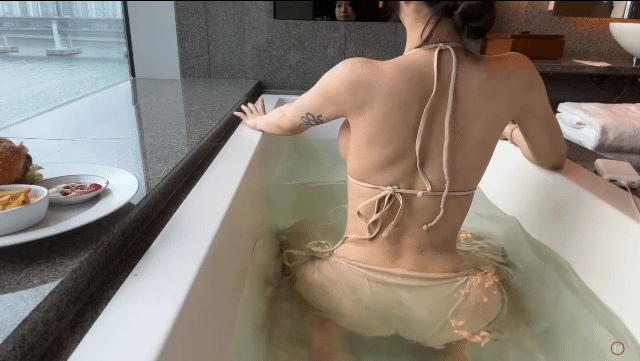 68608433a5580fbb4bc05301604f915c_1745674653_8993.gif